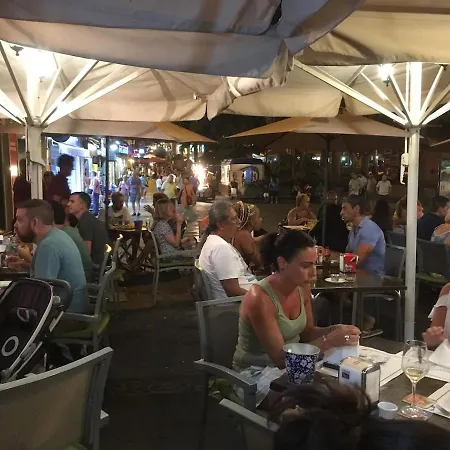 Location Plaza Del Charco, Pool And Views And Wi-fi 아파트